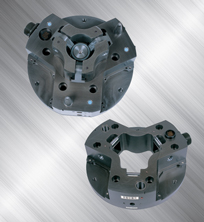 霓達(dá)自動(dòng)交換系統(tǒng)「XC-400」是具有大口徑氣缸和獨(dú)自開發(fā)的防障結(jié)構(gòu)高硬度的型號(hào)。以壓倒性的容許力矩為特點(diǎn)，最適合用在大重量抓手的交換。另外，標(biāo)準(zhǔn)配備連接，分離感應(yīng)裝置。是追求信賴性和安全性的大型工具交換裝置。